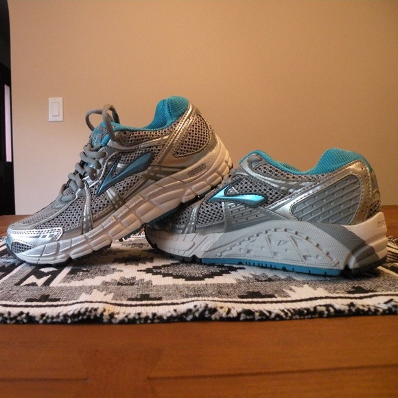 brooks addiction 11 women's shoes